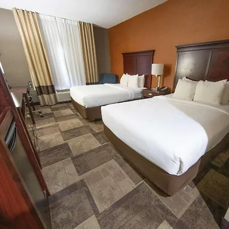 Comfort Inn & Suites Hutchinson Extérieur photo