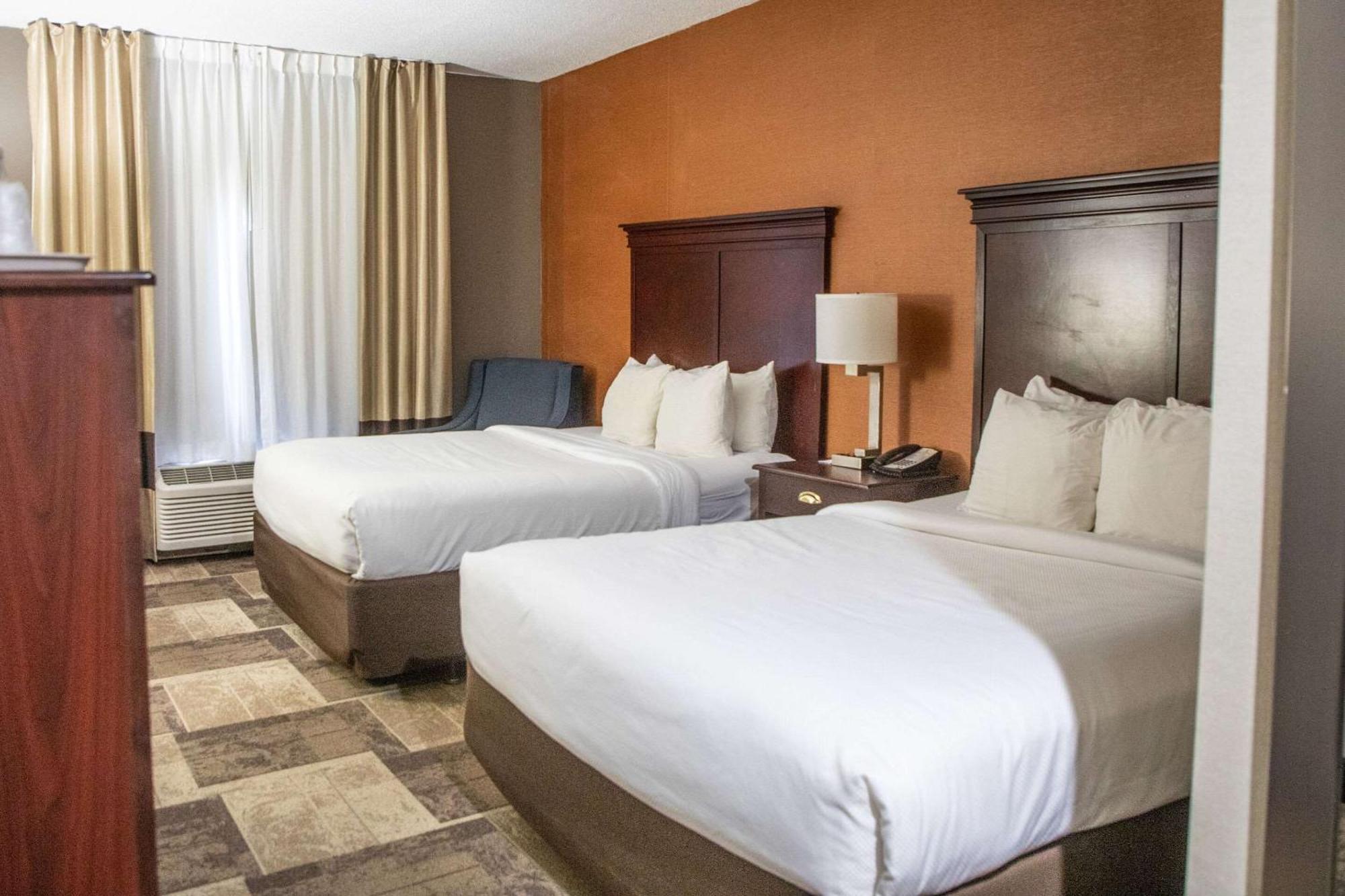 Hotel Comfort & Hutchinson