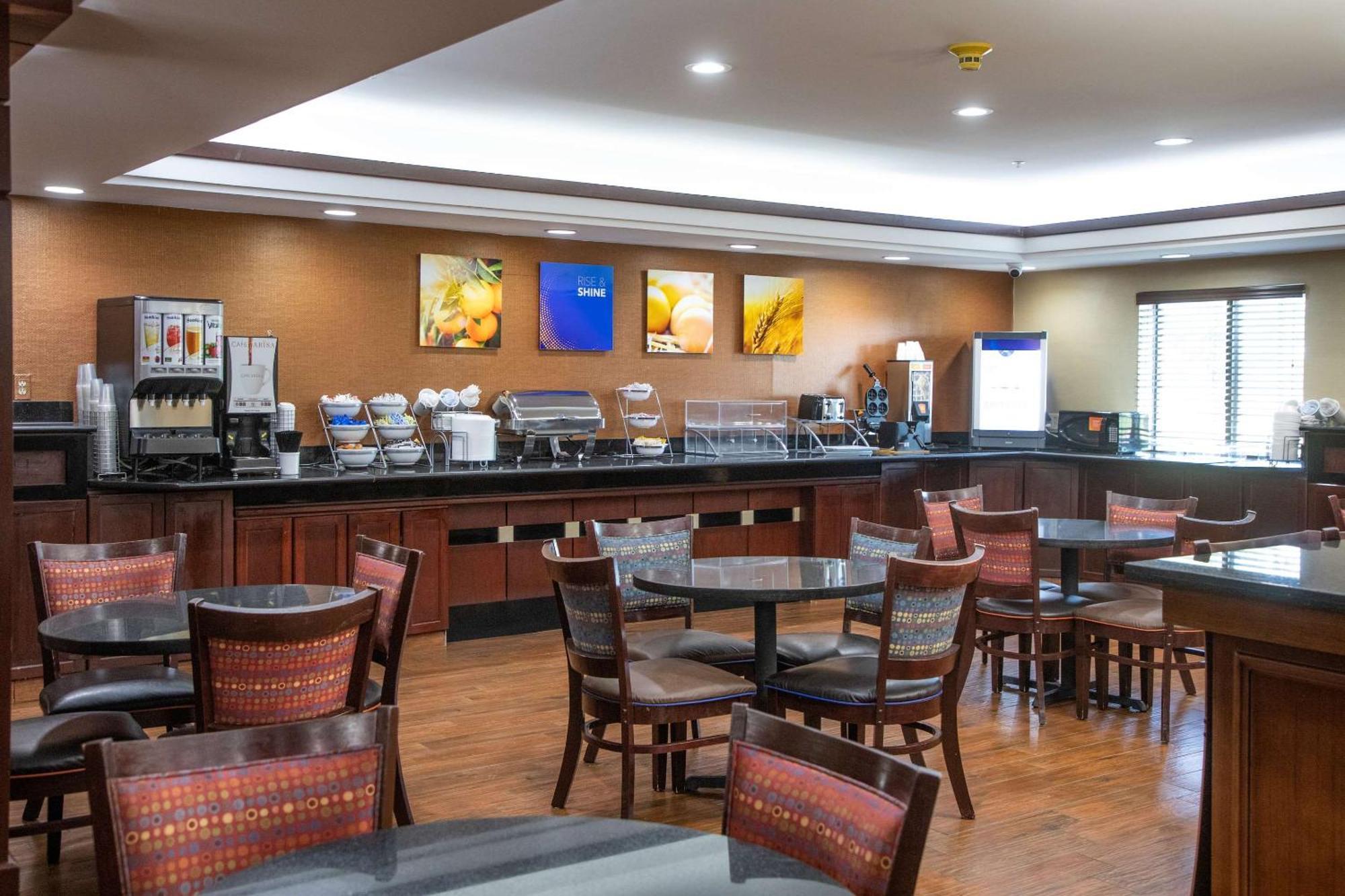 Hotel Comfort & 3*