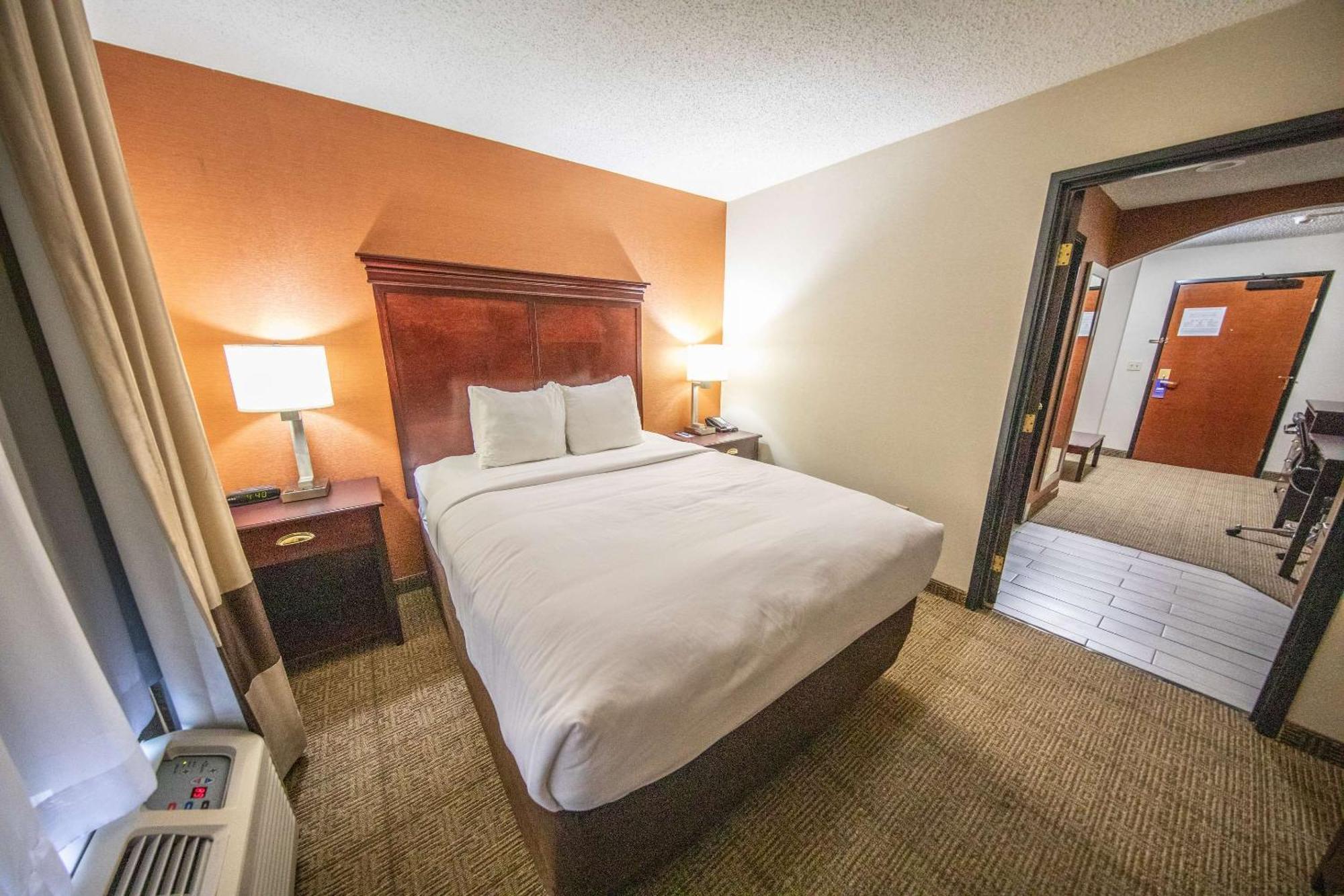 Hotel Comfort & 3*