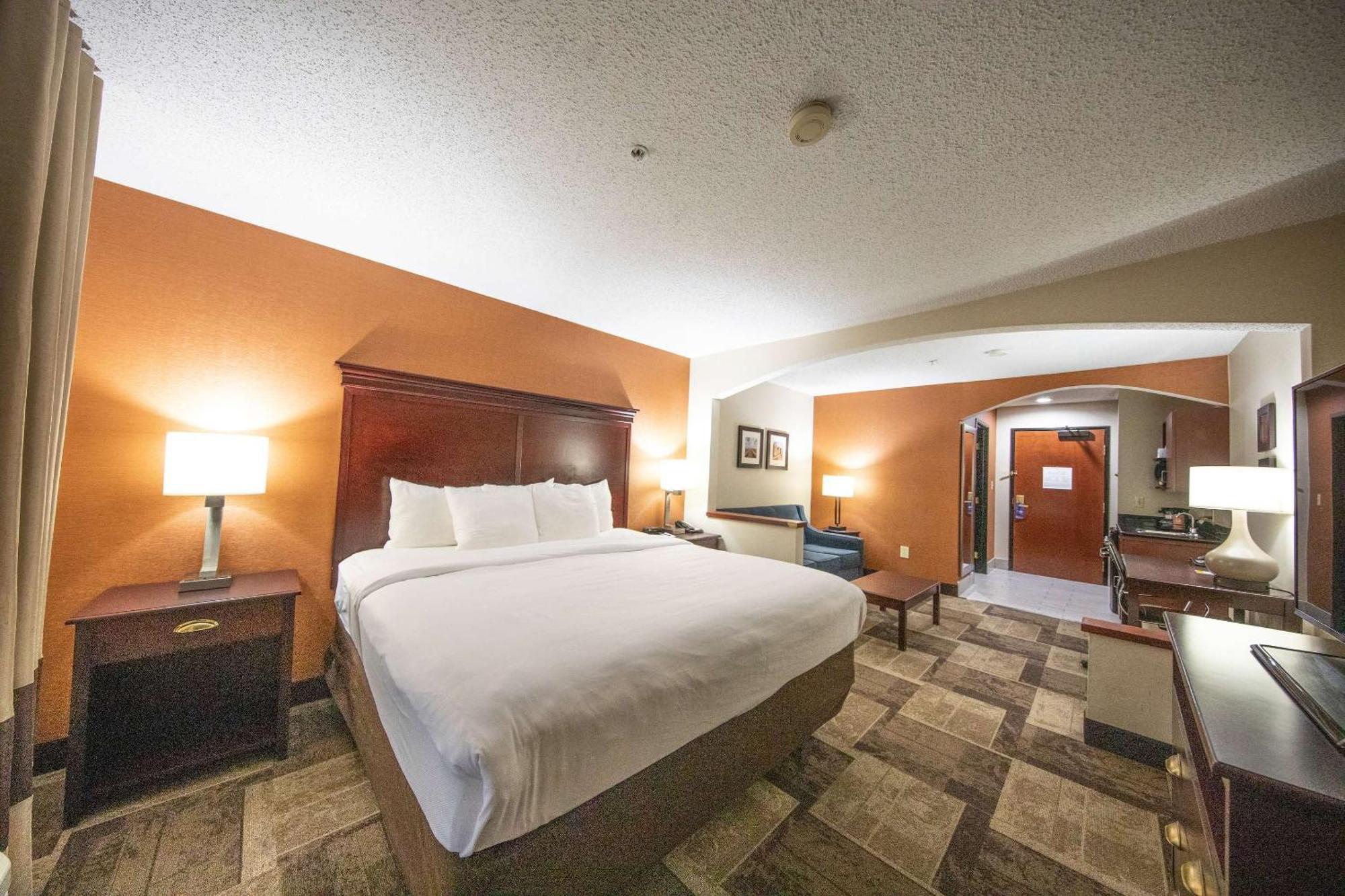 Hotel Comfort & Hutchinson