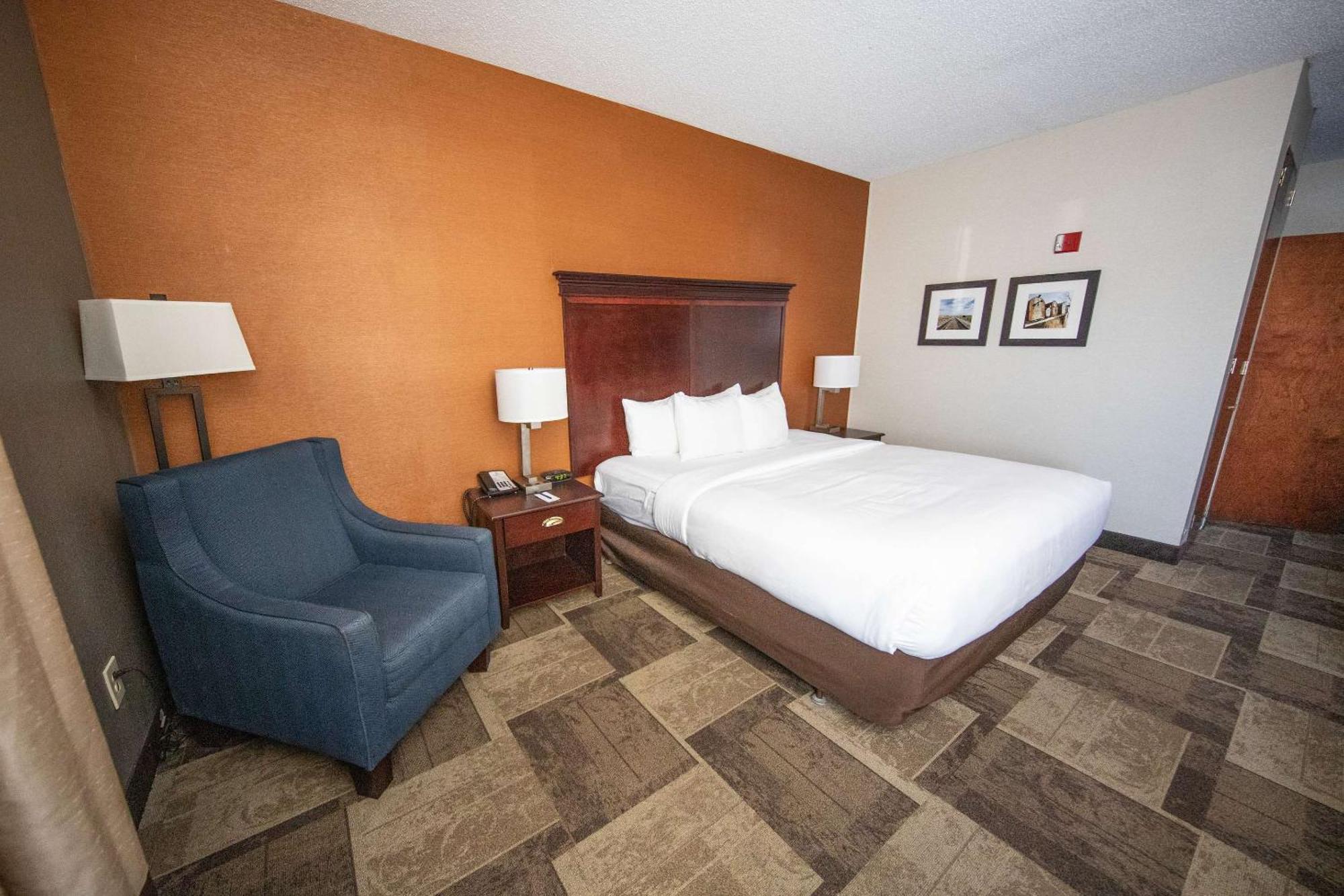 Hotel Comfort & Hutchinson
