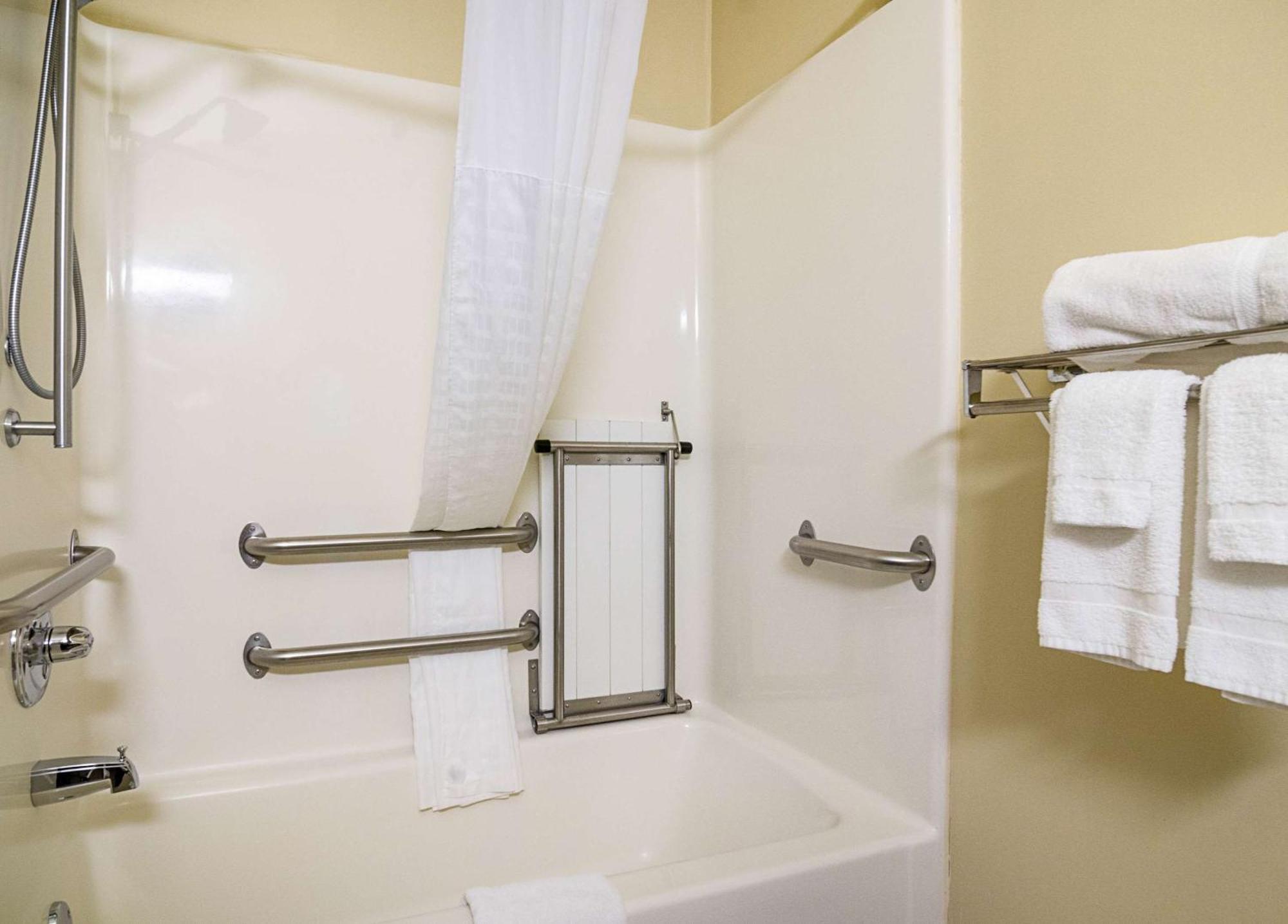 Hotel Comfort & 3*