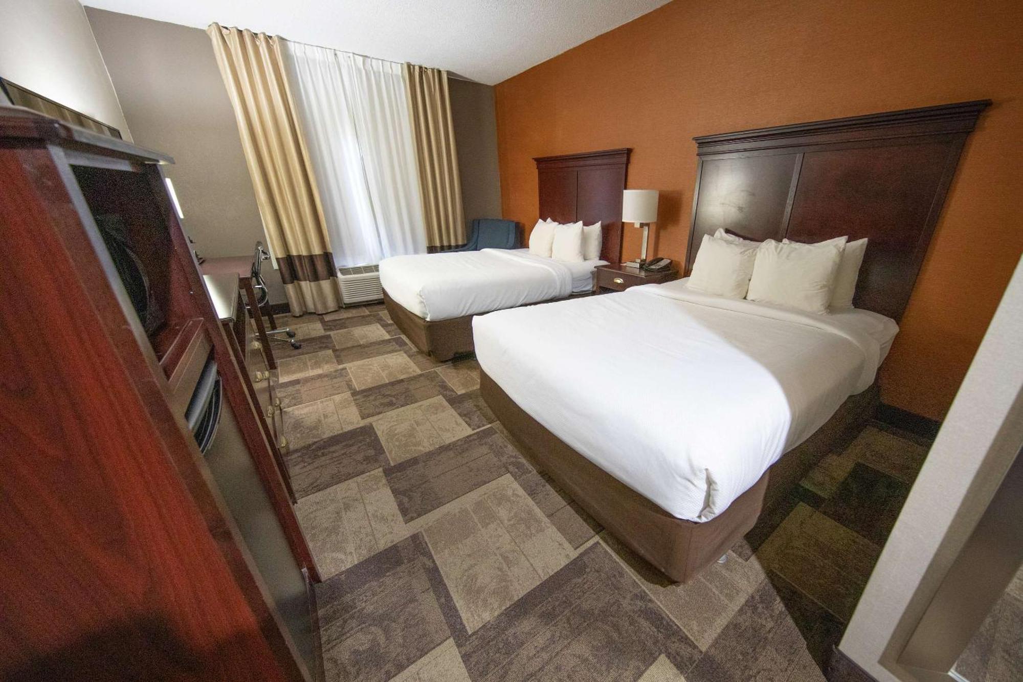 Hotel Comfort & Hutchinson