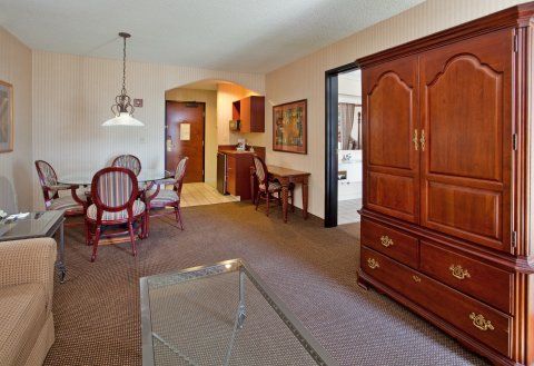 Hotel Comfort & Hutchinson
